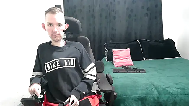 Snapshot of Sophia_and_Thomas chatting on 03/03/25, 09:55 Sophia and Thomas online show from 03/03/25, 09:55