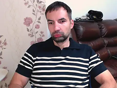 Snapshot of Leo_1617 chatting on 10/31/25, 08:59 Leo 1617 online show from 10/31/25, 08:59