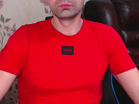 Snapshot of Leo_1617 chatting on 11/02/25, 03:47 Leo 1617 online show from 11/02/25, 03:47