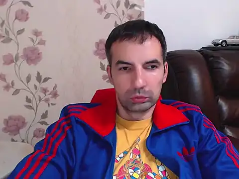 Snapshot of Leo_1617 chatting on 11/09/25, 06:17 Leo 1617 online show from 11/09/25, 06:17