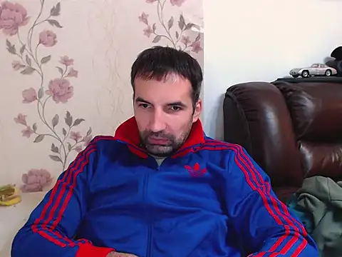 Snapshot of Leo_1617 chatting on 11/16/25, 02:00 Leo 1617 online show from 11/16/25, 02:00