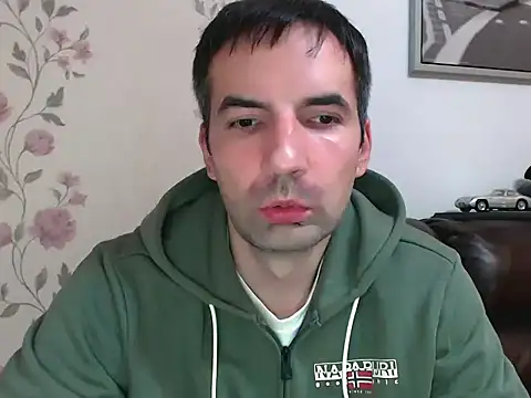 Snapshot of Leo_1617 chatting on 11/21/25, 11:36 Leo 1617 online show from 11/21/25, 11:36