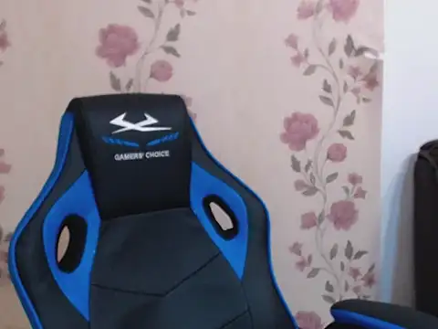 Snapshot of Leo_1617 chatting on 12/02/25, 08:15 Leo 1617 online show from 12/02/25, 08:15