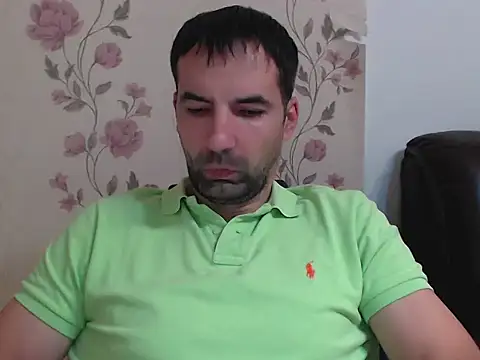 Snapshot of Leo_1617 chatting on 12/15/25, 06:39 Leo 1617 online show from 12/15/25, 06:39