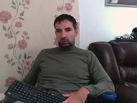 Snapshot of Leo_1617 chatting on 12/16/25, 11:59 Leo 1617 online show from 12/16/25, 11:59