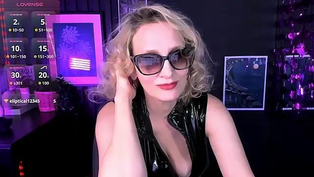 Snapshot of Queen_Anna_ chatting on 02/15/26, 07:51 Queen Anna online show from 02/15/26, 07:51