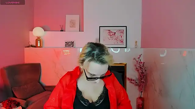 Snapshot of Queen_Anna_ chatting on 02/27/26, 01:22 Queen Anna online show from 02/27/26, 01:22