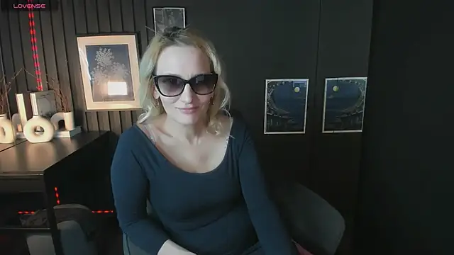 Queen Anna  online show from 07/26/26, 05:37