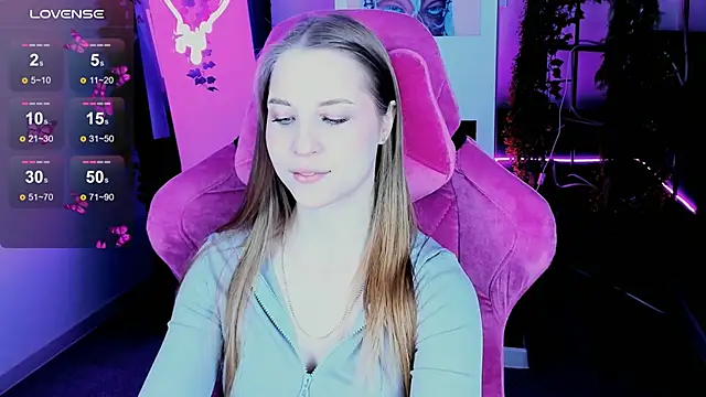 Snapshot of CuteMousee chatting on 10/06/25, 05:27 CuteMousee online show from 10/06/25, 05:27