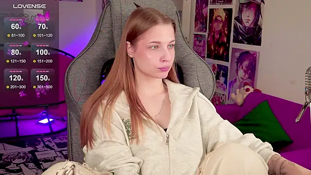 Snapshot of CuteMousee chatting on 10/10/25, 09:19 CuteMousee online show from 10/10/25, 09:19