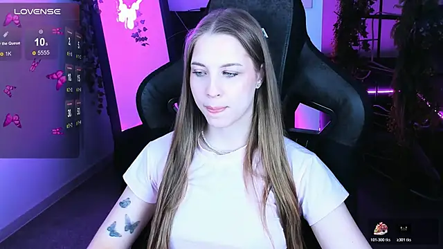 Snapshot of CuteMousee chatting on 10/25/25, 05:37 CuteMousee online show from 10/25/25, 05:37