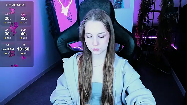 Snapshot of CuteMousee chatting on 10/27/25, 05:22 CuteMousee online show from 10/27/25, 05:22