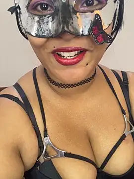 Snapshot of thushani24 chatting on 09/29/25, 06:07 thushani24 online show from 09/29/25, 06:07