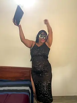 Snapshot of thushani24 chatting on 10/21/25, 06:03 thushani24 online show from 10/21/25, 06:03