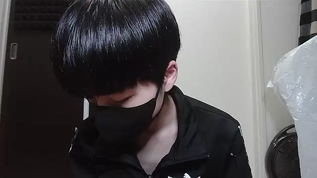 Snapshot of chikkd chatting on 06/04/26, 11:27 chikkd online show from 06/04/26, 11:27