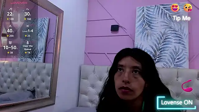 karolinee 66  online show from 05/20/26, 04:18