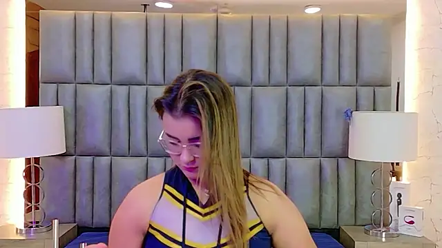 ZoehRoux online show from 12/01/25, 04:17