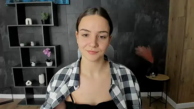 OliviaMontgomery online show from 12/13/24, 03:21