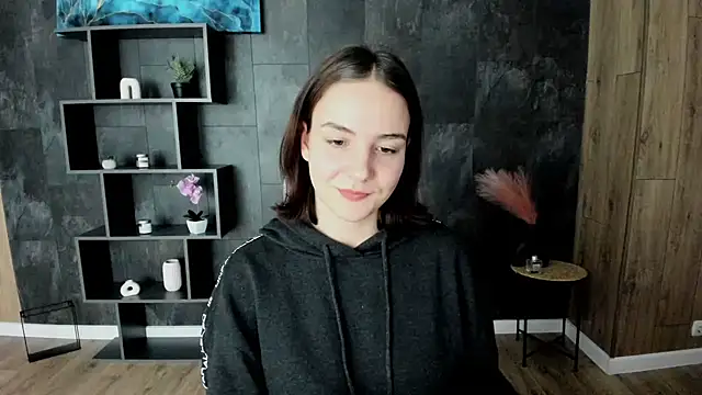 OliviaMontgomery online show from 12/17/24, 03:39