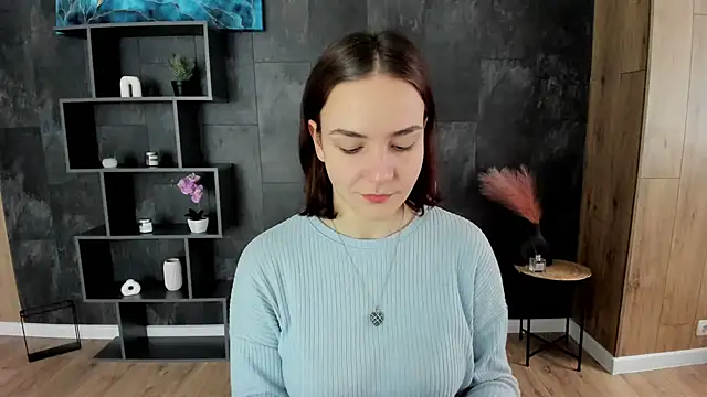 OliviaMontgomery online show from 12/19/24, 09:07