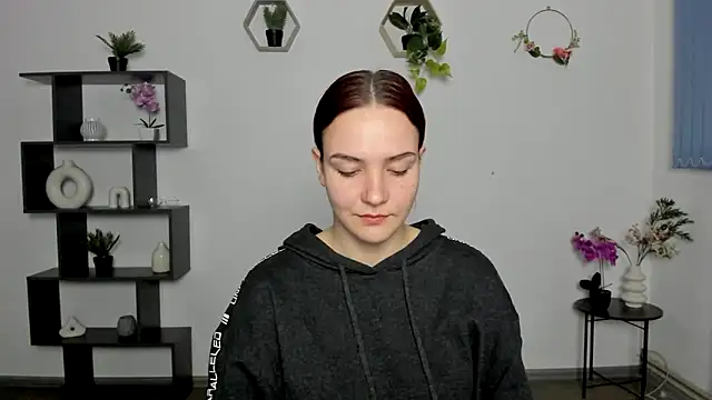 OliviaMontgomery online show from 03/05/25, 05:08