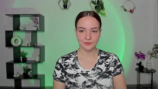 OliviaMontgomery online show from 03/09/25, 04:44