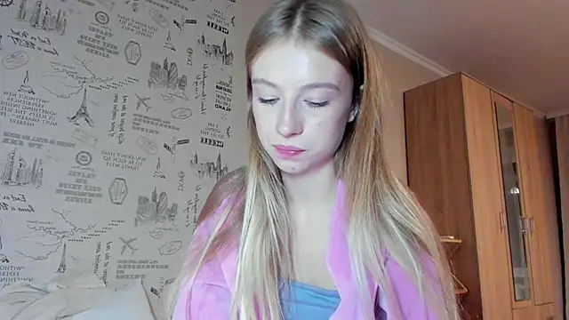 Snapshot of minidivaa_ chatting on 10/13/25, 07:03 minidivaa  online show from 10/13/25, 07:03