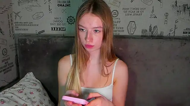 minidivaa  online show from 11/25/25, 09:37