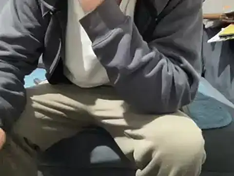 4small4inchlol online show from 02/28/25, 11:34