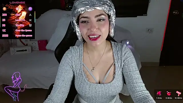 Carolaine69  online show from 06/06/26, 02:11