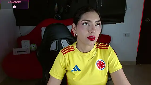 Carolaine69  online show from 06/17/26, 01:23