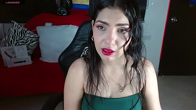 Carolaine69  online show from 06/25/26, 01:37
