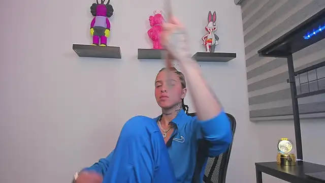 Gangster Girl online show from 06/12/26, 04:44