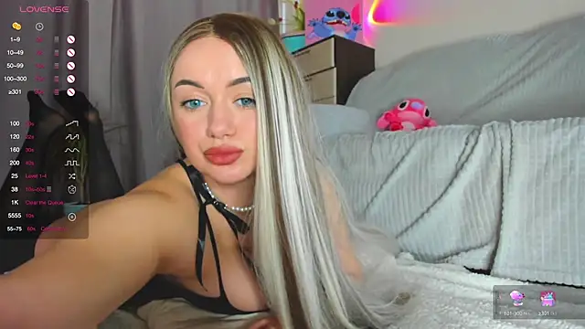 Snapshot of Maya_Willis chatting on 03/11/25, 11:12 Maya Willis online show from 03/11/25, 11:12