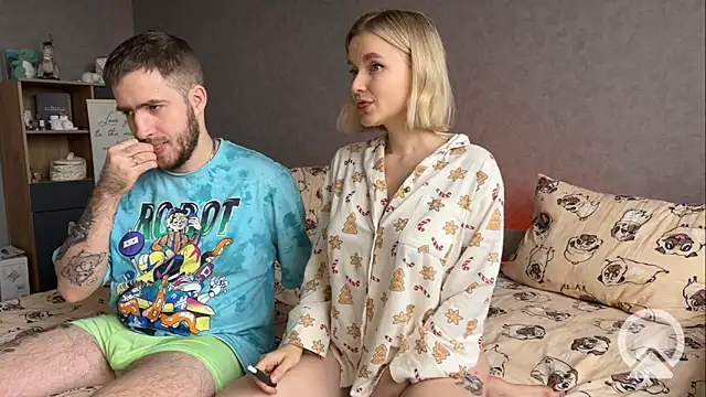 Snapshot of Adelovenick chatting on 12/30/24, 09:27 Adelovenick online show from 12/30/24, 09:27