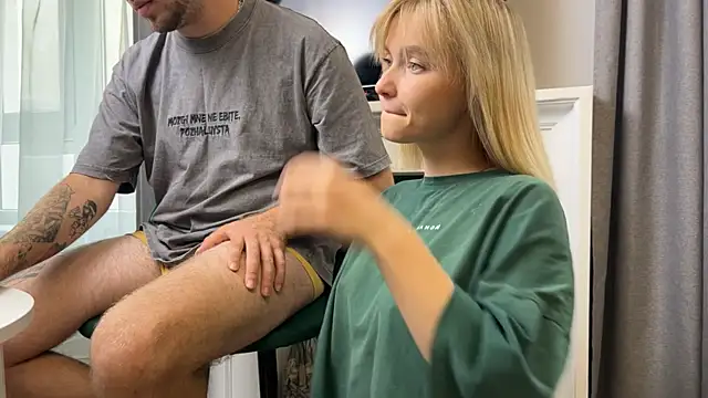 Snapshot of Adelovenick chatting on 09/10/25, 08:36 Adelovenick online show from 09/10/25, 08:36