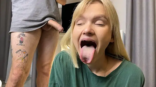 Snapshot of Adelovenick chatting on 09/11/25, 08:47 Adelovenick online show from 09/11/25, 08:47