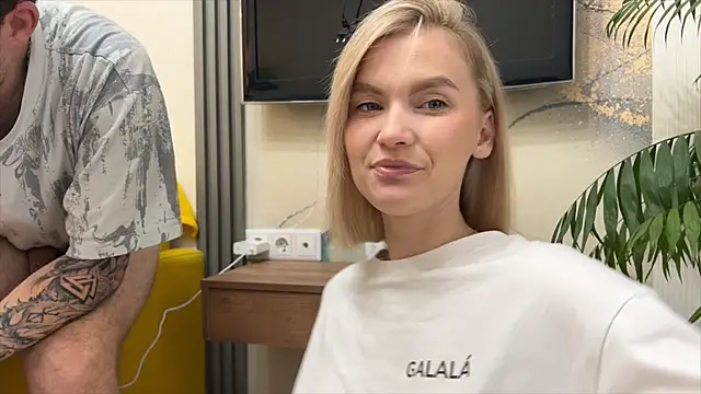 Snapshot of Adelovenick chatting on 11/01/25, 11:45 Adelovenick online show from 11/01/25, 11:45