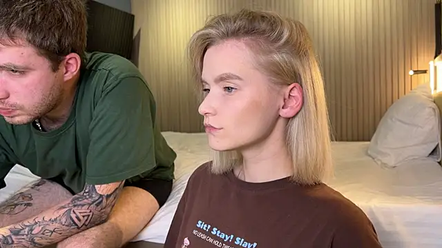 Snapshot of Adelovenick chatting on 11/10/25, 12:15 Adelovenick online show from 11/10/25, 12:15