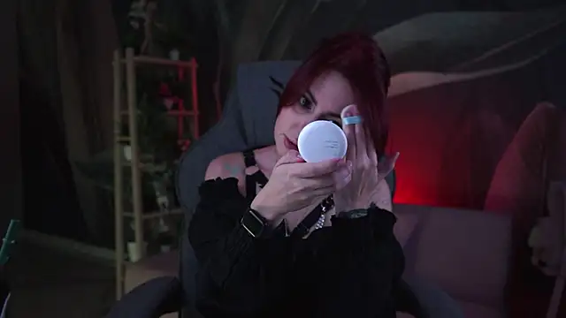 Snapshot of Lana__May chatting on 10/23/25, 06:13 Lana  May online show from 10/23/25, 06:13