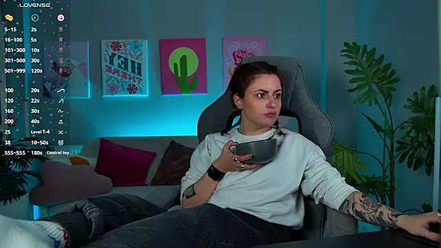 Snapshot of Lana__May chatting on 11/30/25, 11:36 Lana May online show from 11/30/25, 11:36