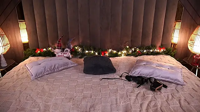 Daisy Delight online show from 12/18/24, 01:37