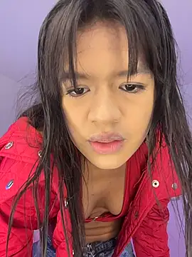 Snapshot of meganthompsonn22 chatting on 10/15/25, 05:13 meganthompsonn22 online show from 10/15/25, 05:13