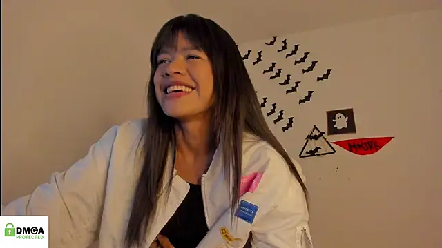 Snapshot of meganthompsonn22 chatting on 10/28/25, 07:23 meganthompsonn22 online show from 10/28/25, 07:23