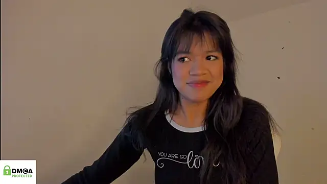 Snapshot of meganthompsonn22 chatting on 11/06/25, 11:44 meganthompsonn22 online show from 11/06/25, 11:44