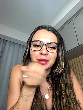 Snapshot of carol_amorim chatting on 10/03/25, 03:03 carol amorim online show from 10/03/25, 03:03
