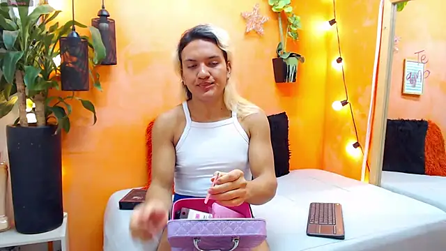 aslyhernandez 7 online show from 12/07/24, 10:56