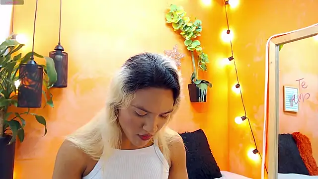 aslyhernandez 7 online show from 12/07/24, 05:09