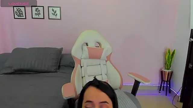 sophie pazz online show from 05/03/26, 08:59