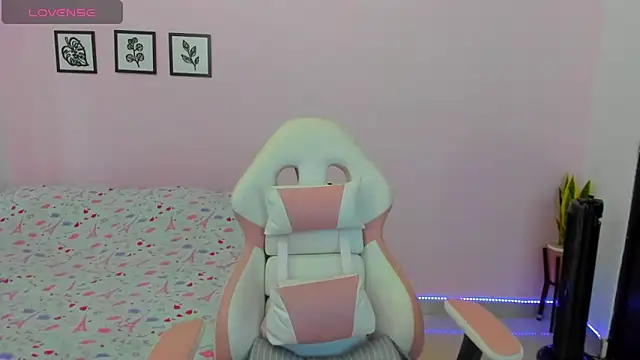 sophie pazz online show from 06/04/26, 09:43